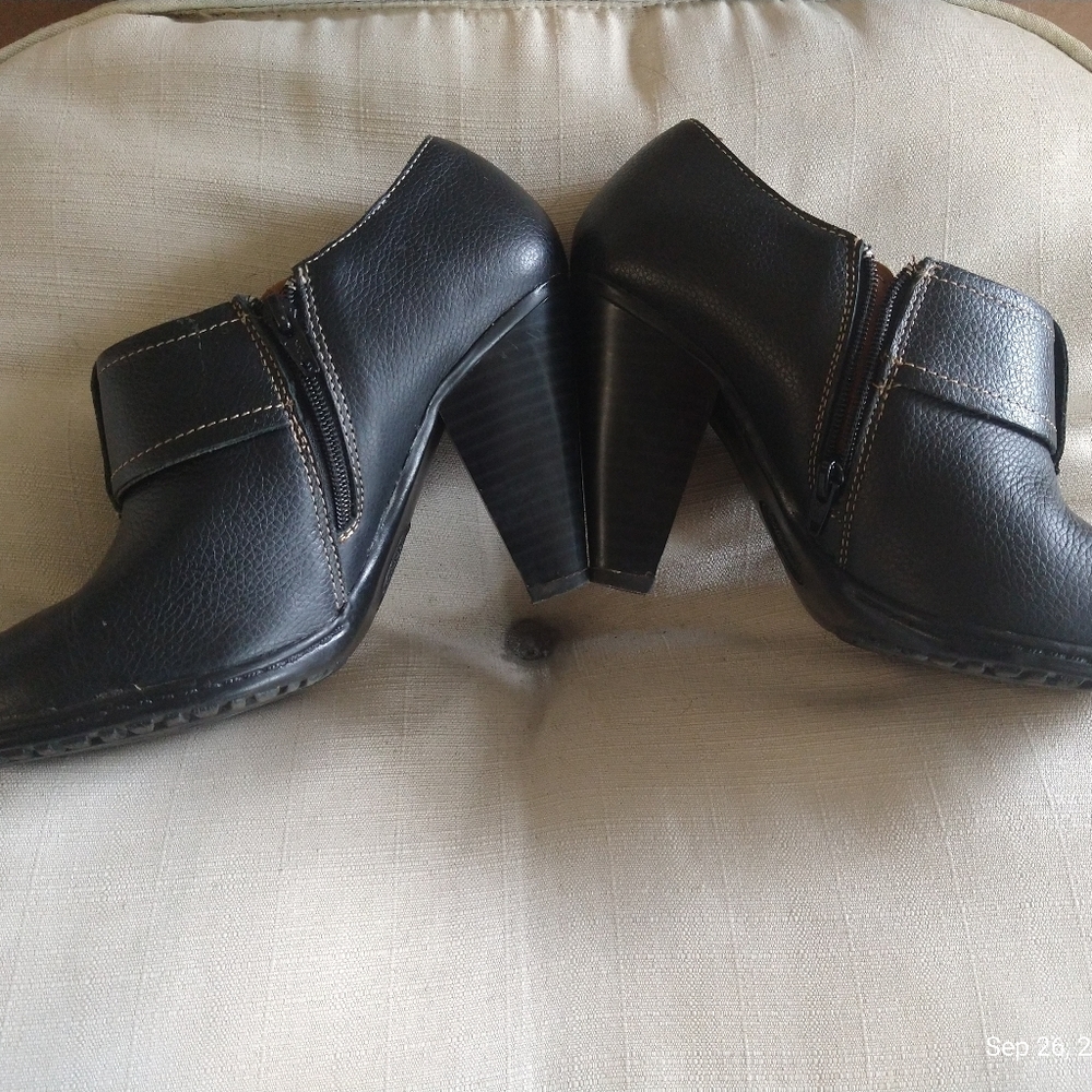 Shoe - Picture 5 of 6